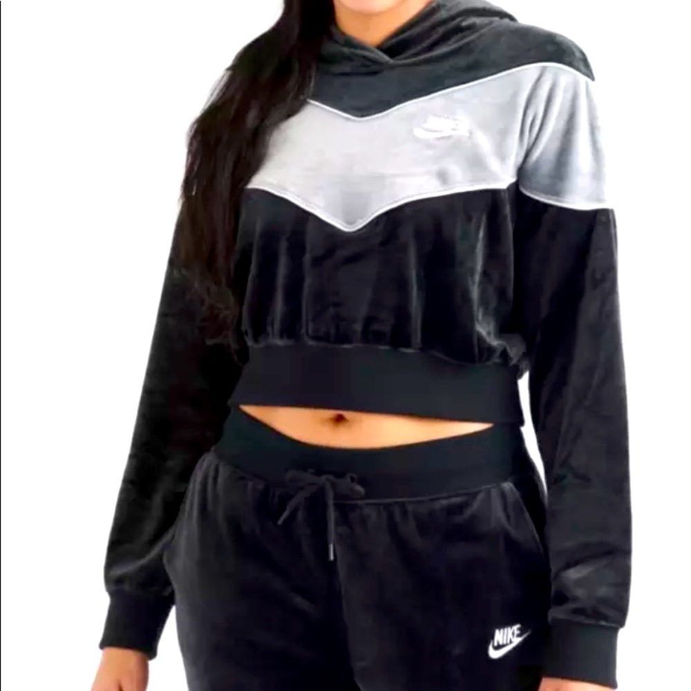 NWOT Nike velvet woman hoodie